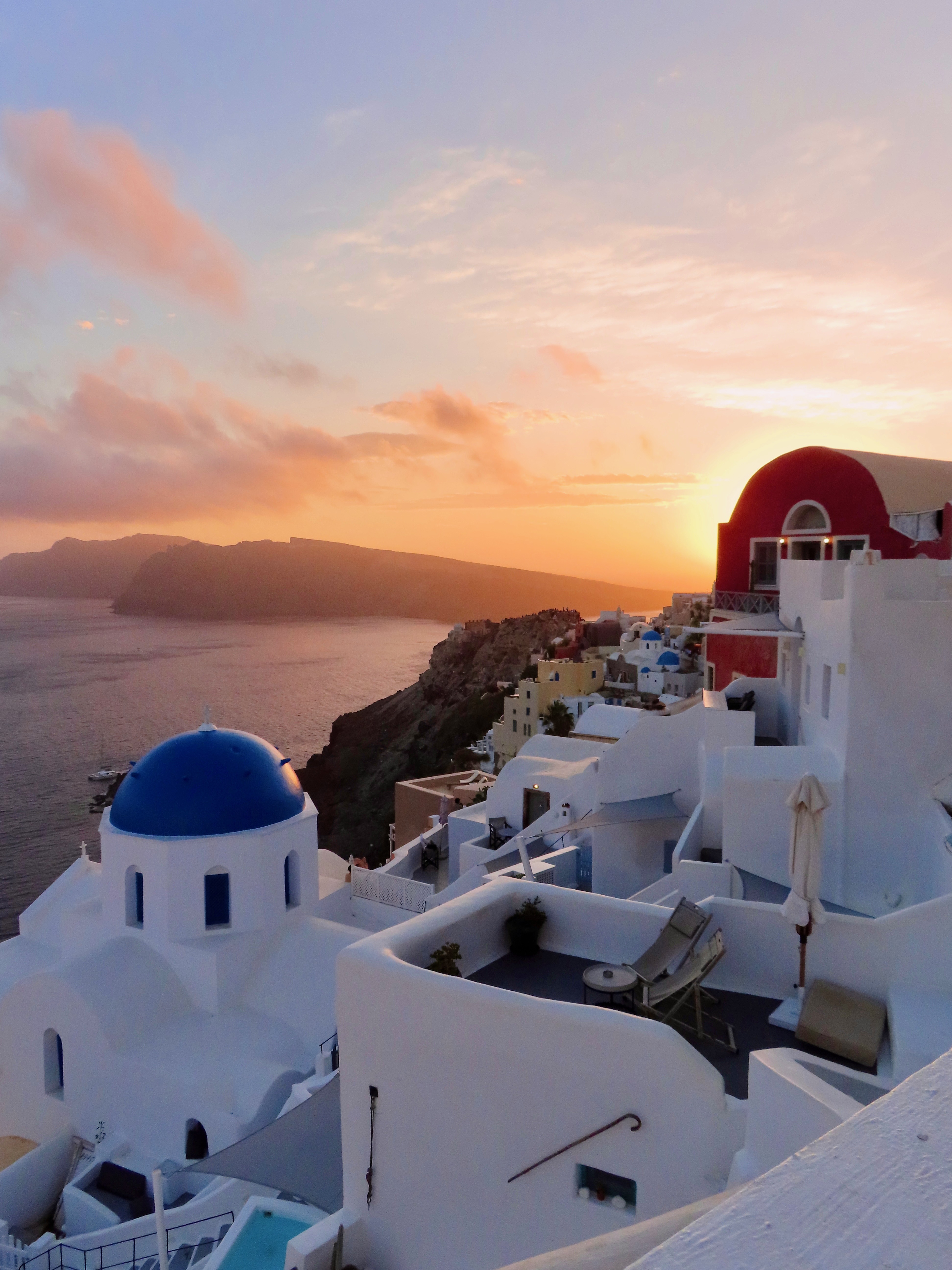 A gorgeous picture of a sunset in Greece